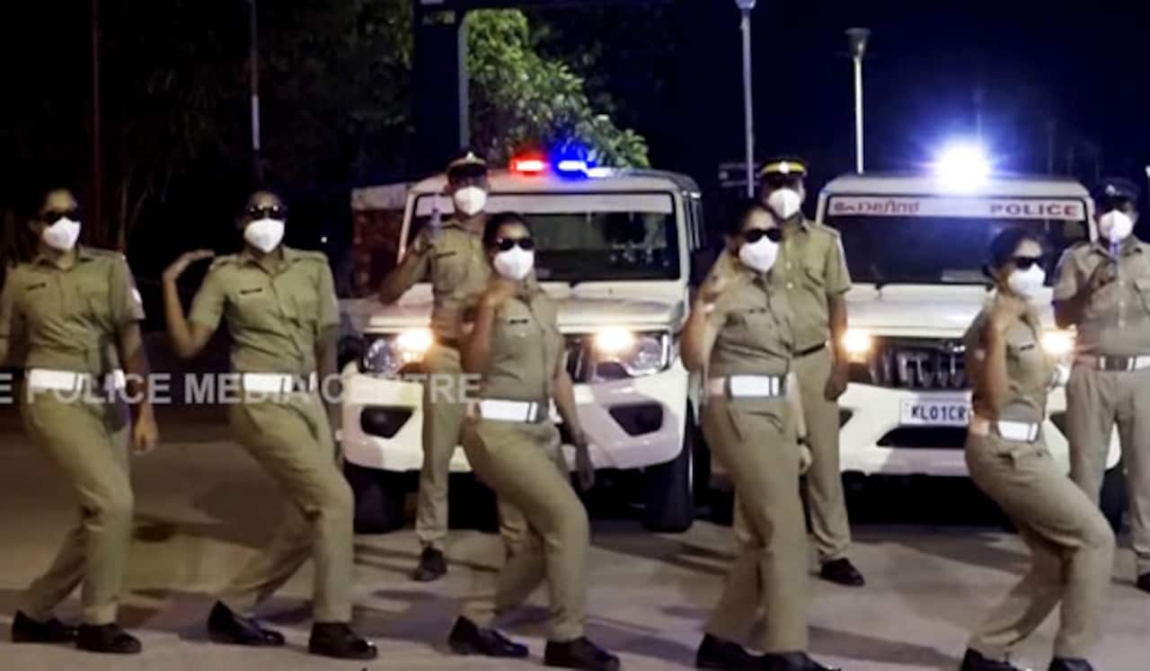 குக்கூ குக்கூவுக்கு ஆட்டம் போட்ட கேரள போலீஸ்: வைரலாகும் வீடியோ