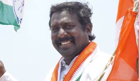 விஜய் வசந்த்துக்கு வாழ்த்து தெரிவித்த குஷ்பு
