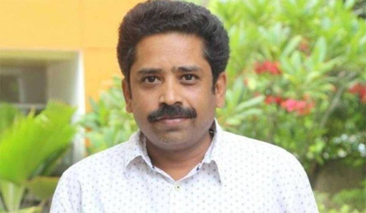 தடுப்பூசி போட சன்மானம் : சீனுராமசாமி யோசனை