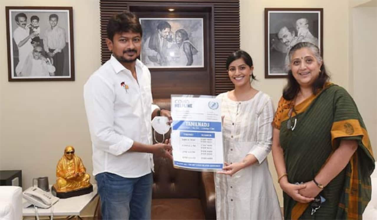 கொரோனா ஹெல்ப் லைன் துவங்கிய வரலட்சுமி