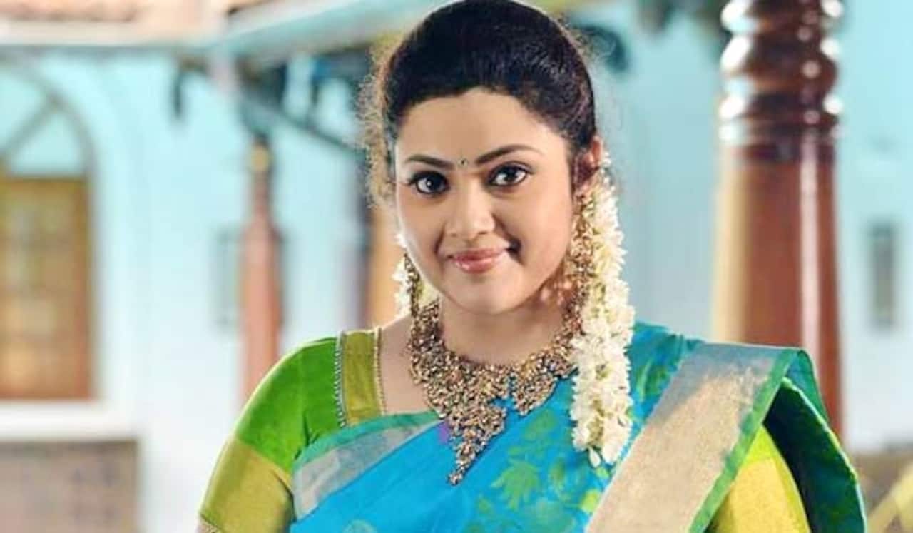கதாநாயகியாக 30 ஆண்டுகள் : மீனா மகிழ்ச்சி