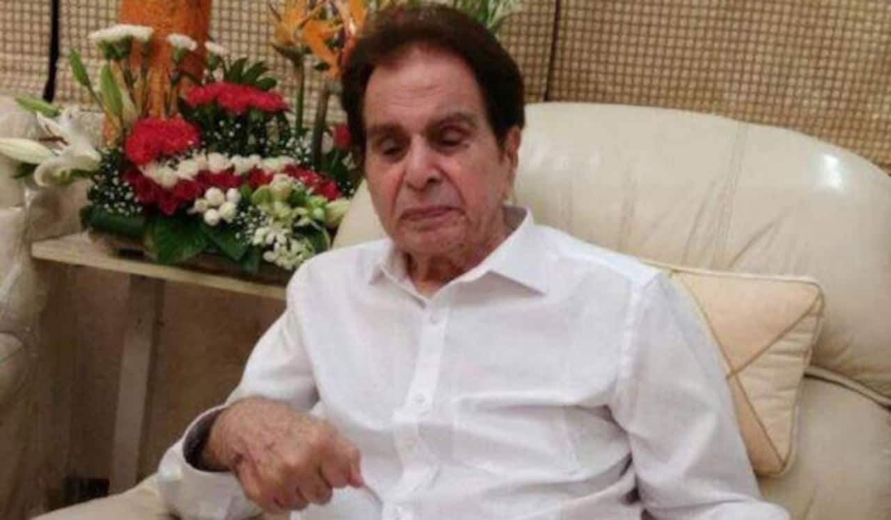 திலீப் குமார் மருத்துவமனையில் அனுமதி