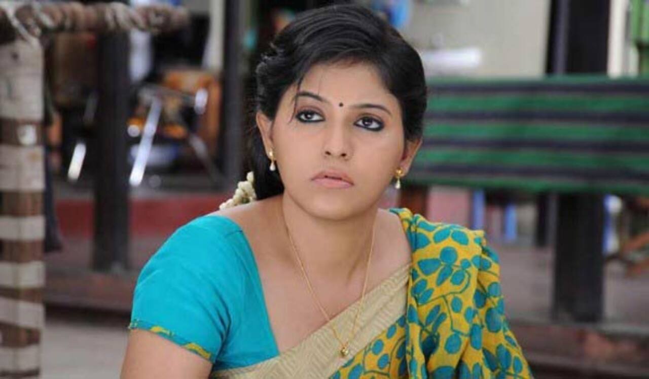 இளம் நடிகைகளால் வாய்ப்பு பறிபோகிறதா ? - அஞ்சலி பதில்