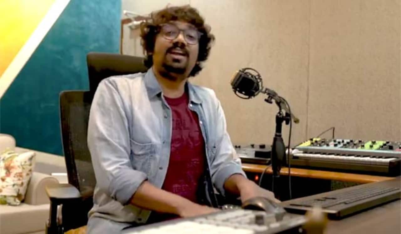 வெண்பனி மலரே, மறக்க முடியாத ஒன்று - ஷான் ரோல்டன்
