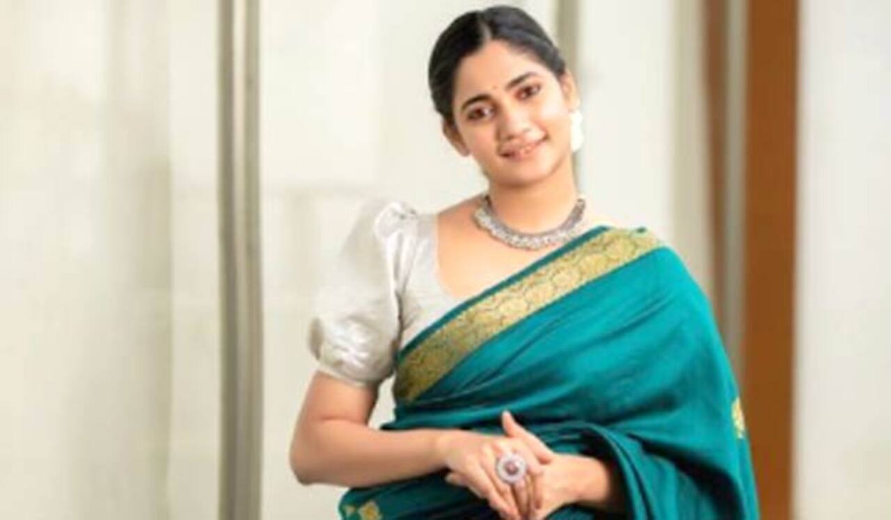 சிரிப்புக்குப் பின்னால் ஆயிரம் உணர்வுகள் - லாஸ்லியா