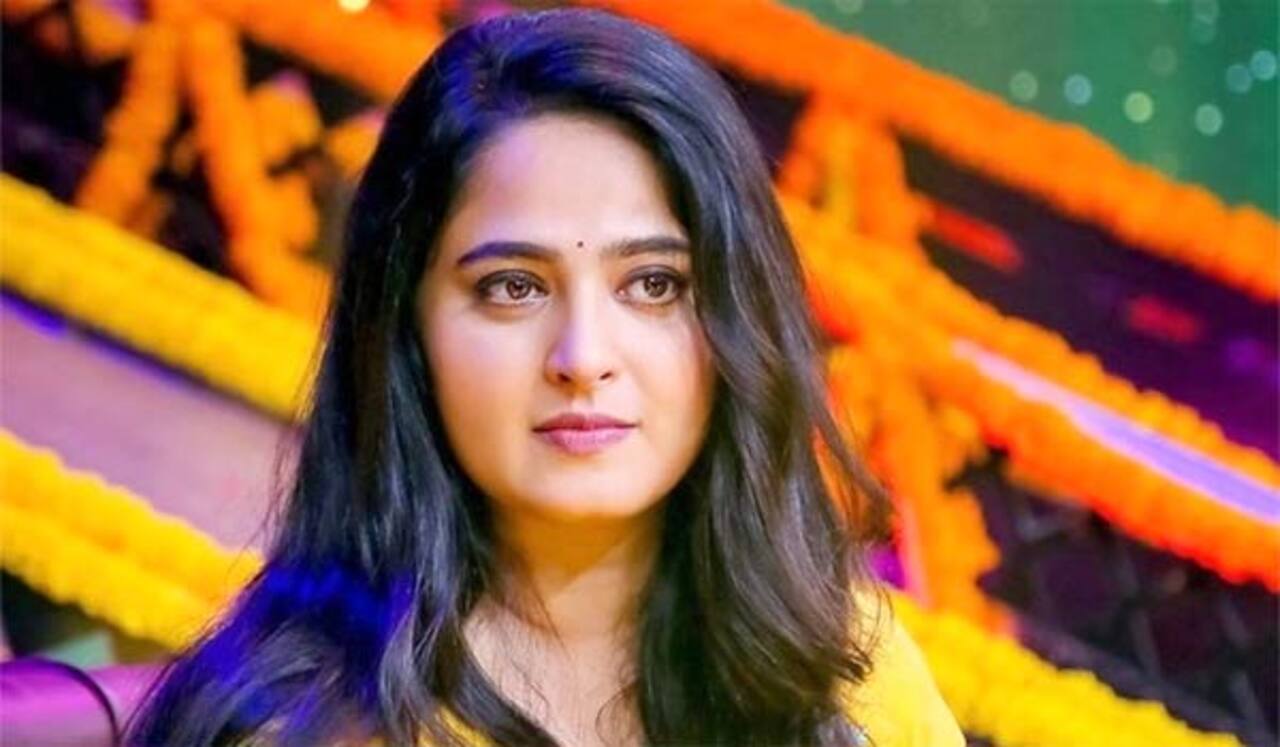 அன்பு செலுத்துங்கள் : அனுஷ்காவின் கொரோனா பதிவு வைரல்