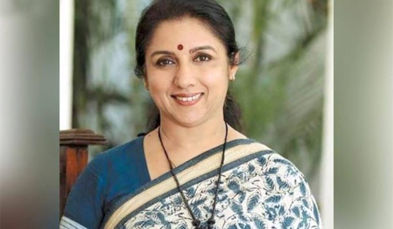 வாழ்த்து மழையில் ரேவதி