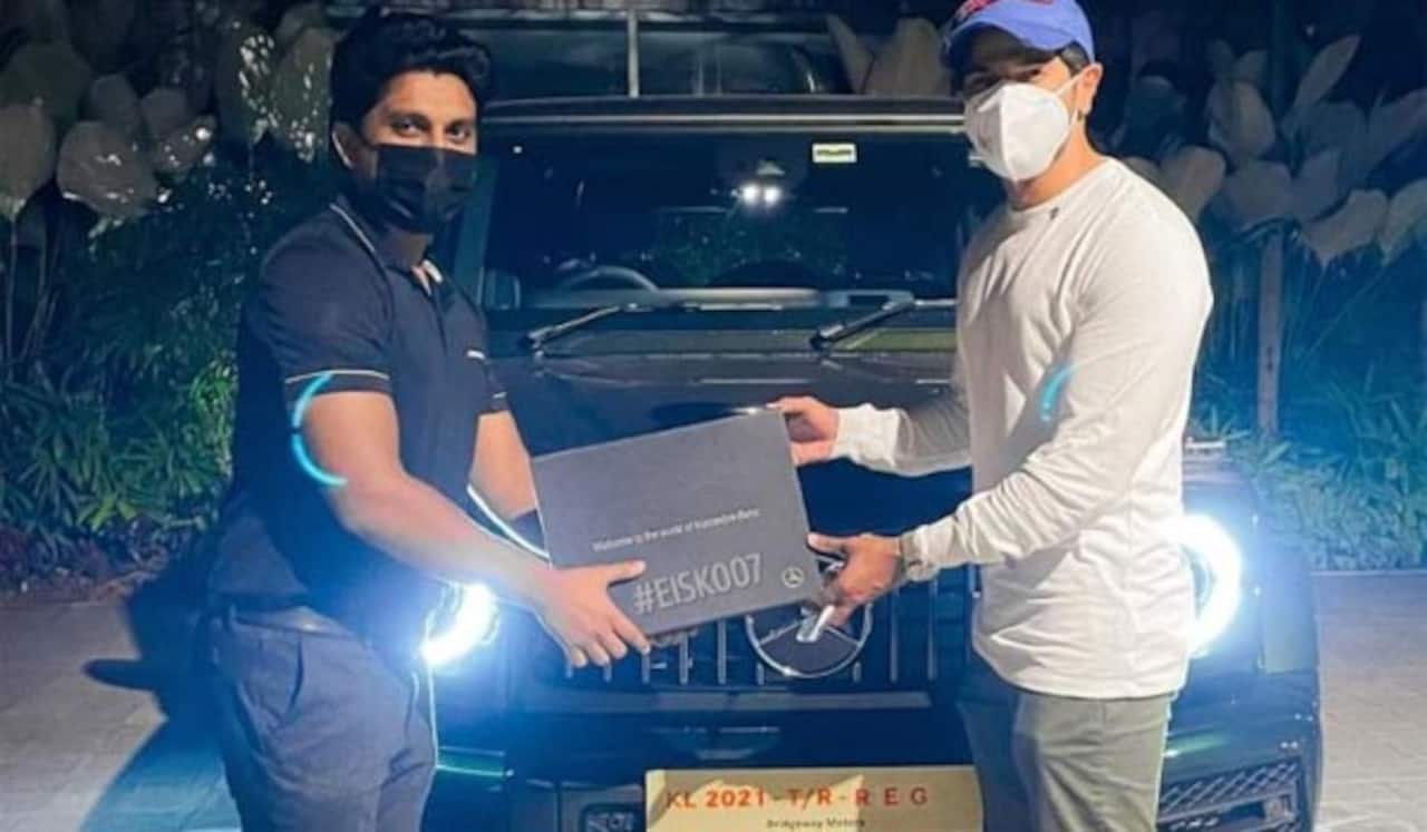 ரூ. 2.5 கோடி மதிப்பில் சொகுசு கார் வாங்கிய துல்கர் சல்மான்