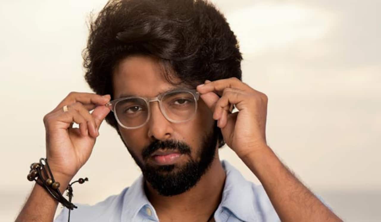 மாணவியின் படிப்பு செலவுக்கு பாடிய ஜி.வி.பிரகாஷ்