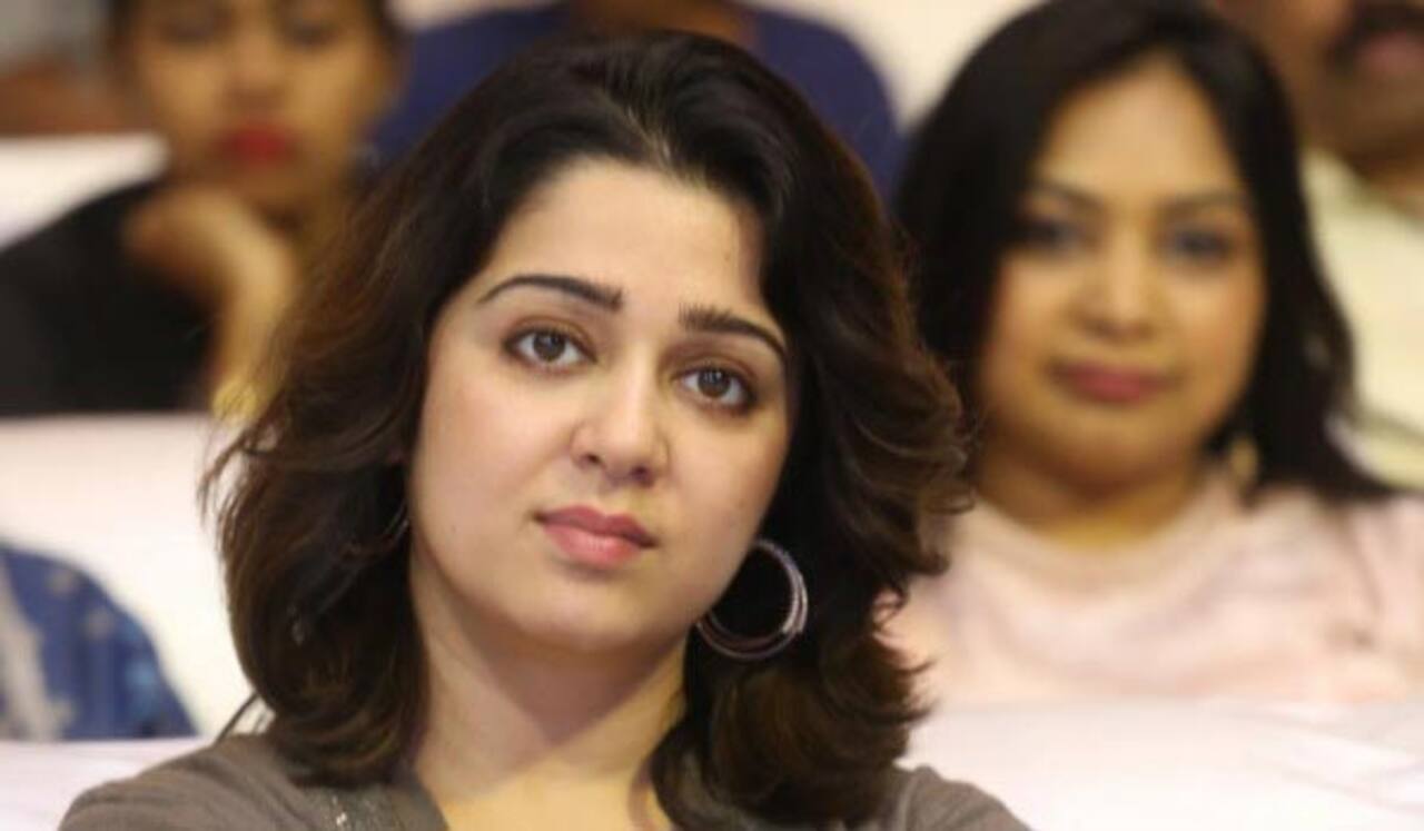 சோஷியல் மீடியாவுக்கு குட்பை சொன்ன சார்மி