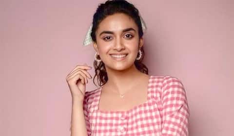எச்சரிக்கையை மீறி தங்கையாகும் கீர்த்தி சுரேஷ்