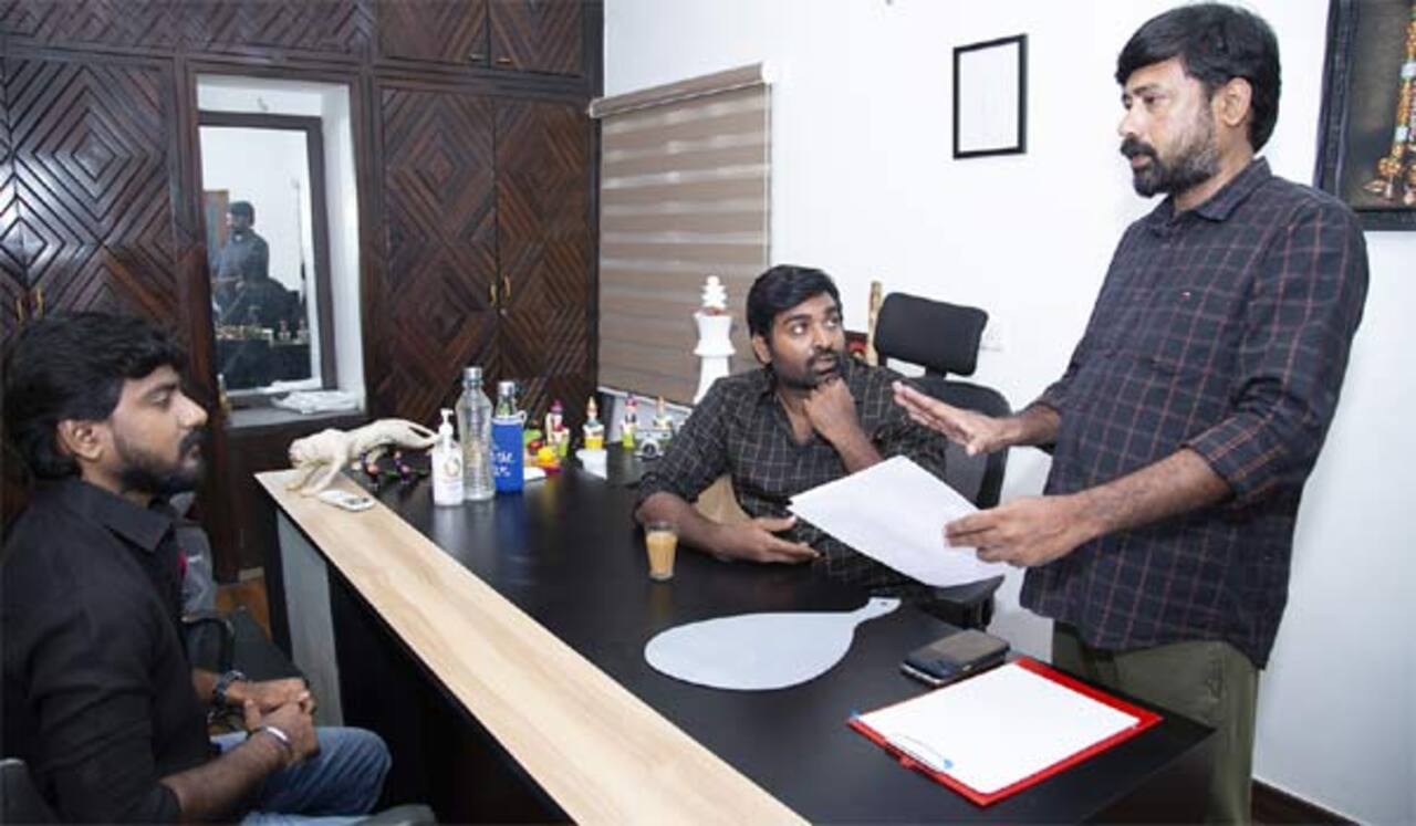 திண்டுக்கல் லியோனி மகனுடன் நடிக்கிறார் விஜய் சேதுபதி