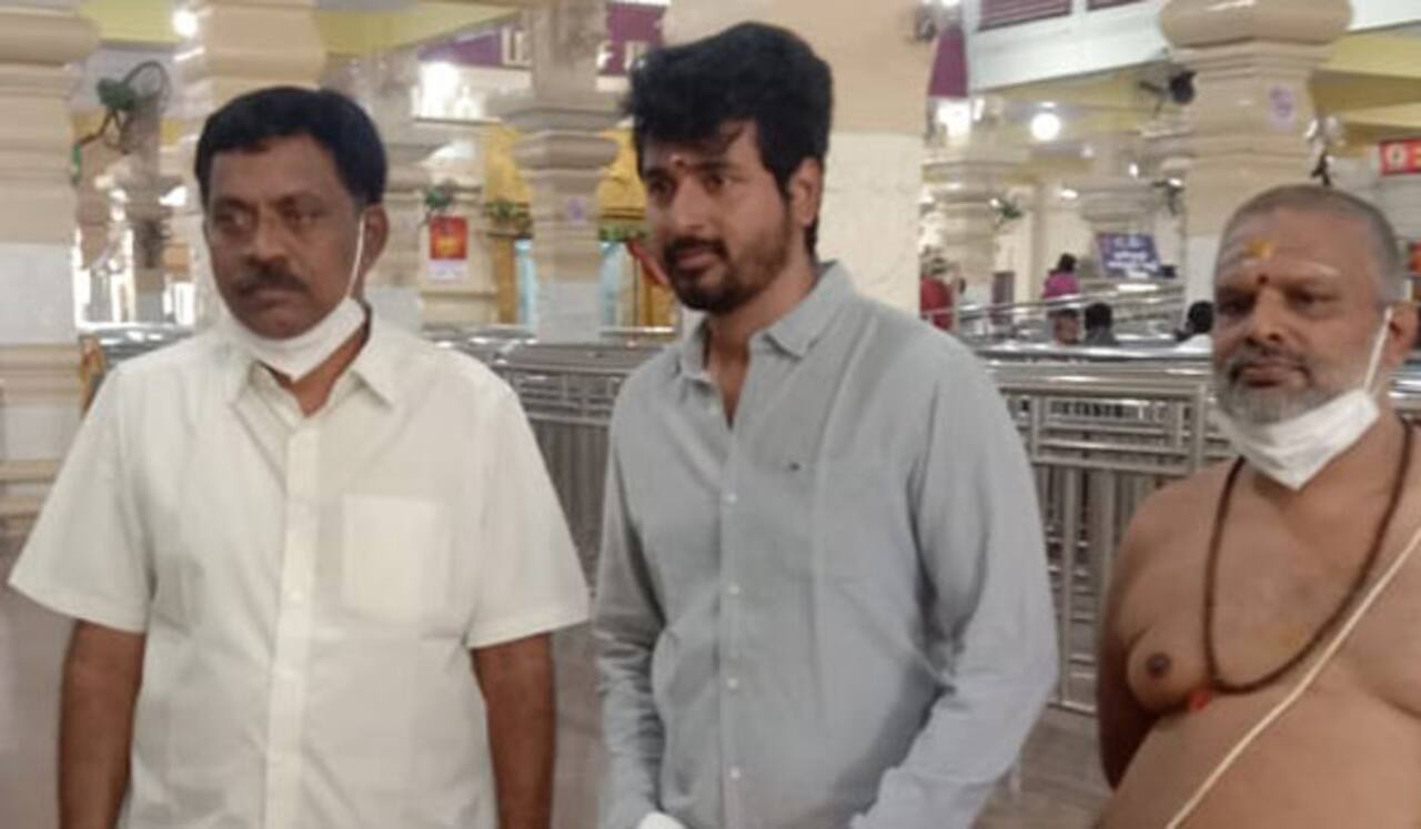 ஆனைமலை மாசாணியம்மனை தரிசித்த சிவகார்த்திகேயன்