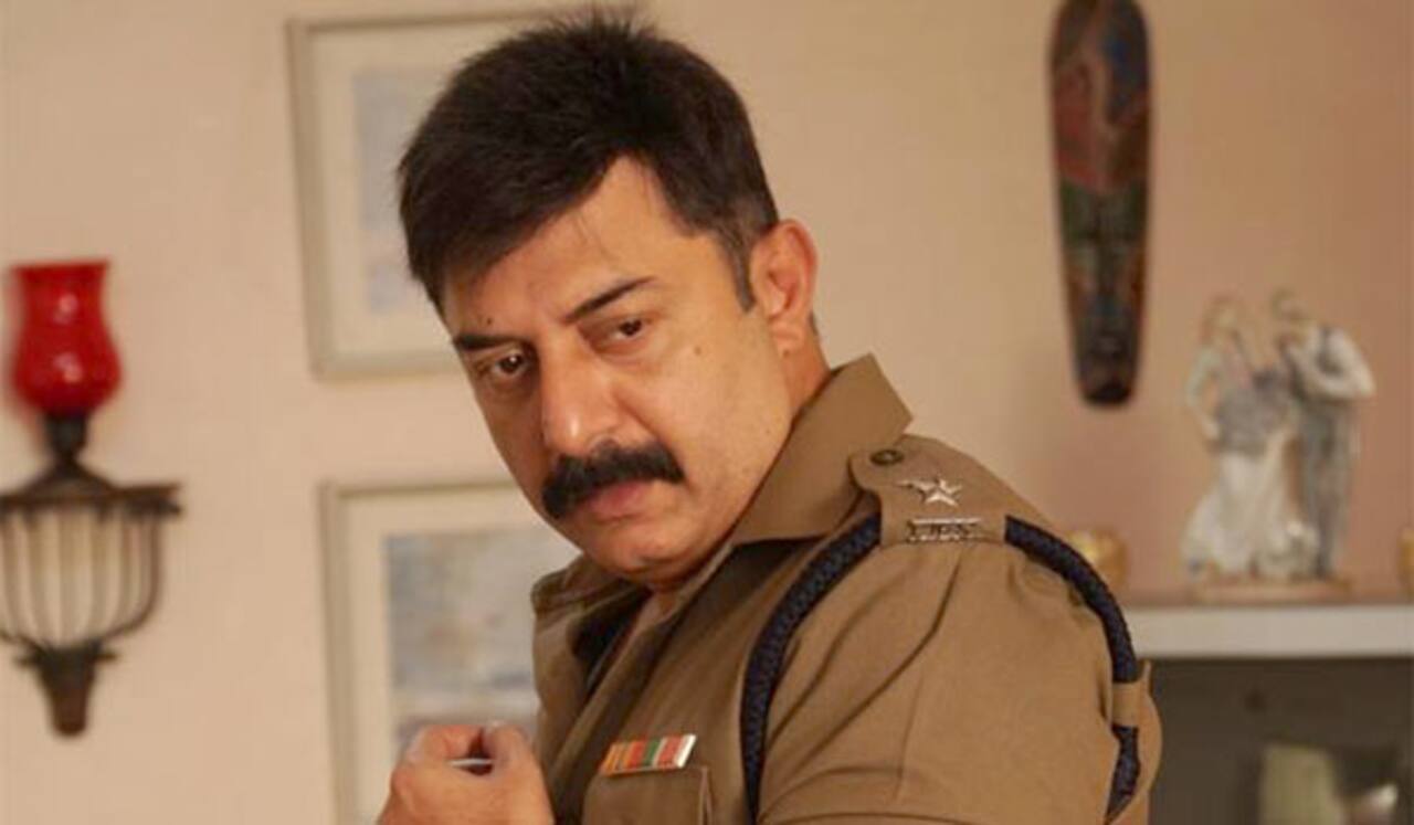 ஆறு கெட்டப்பில் வணங்காமுடி