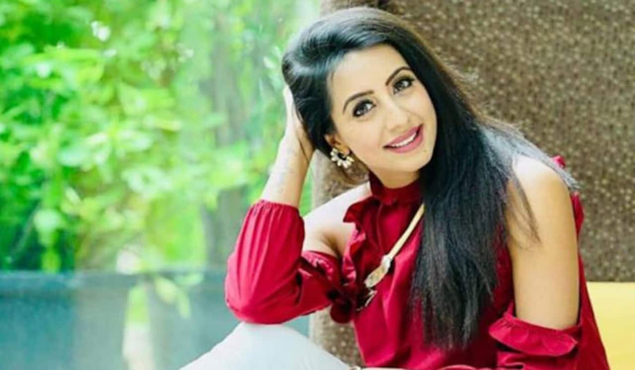 தன்னம்பிக்கையோடு இருக்கிறேன் - மலையாளத்தில் களமிறங்கும் சஞ்சனா