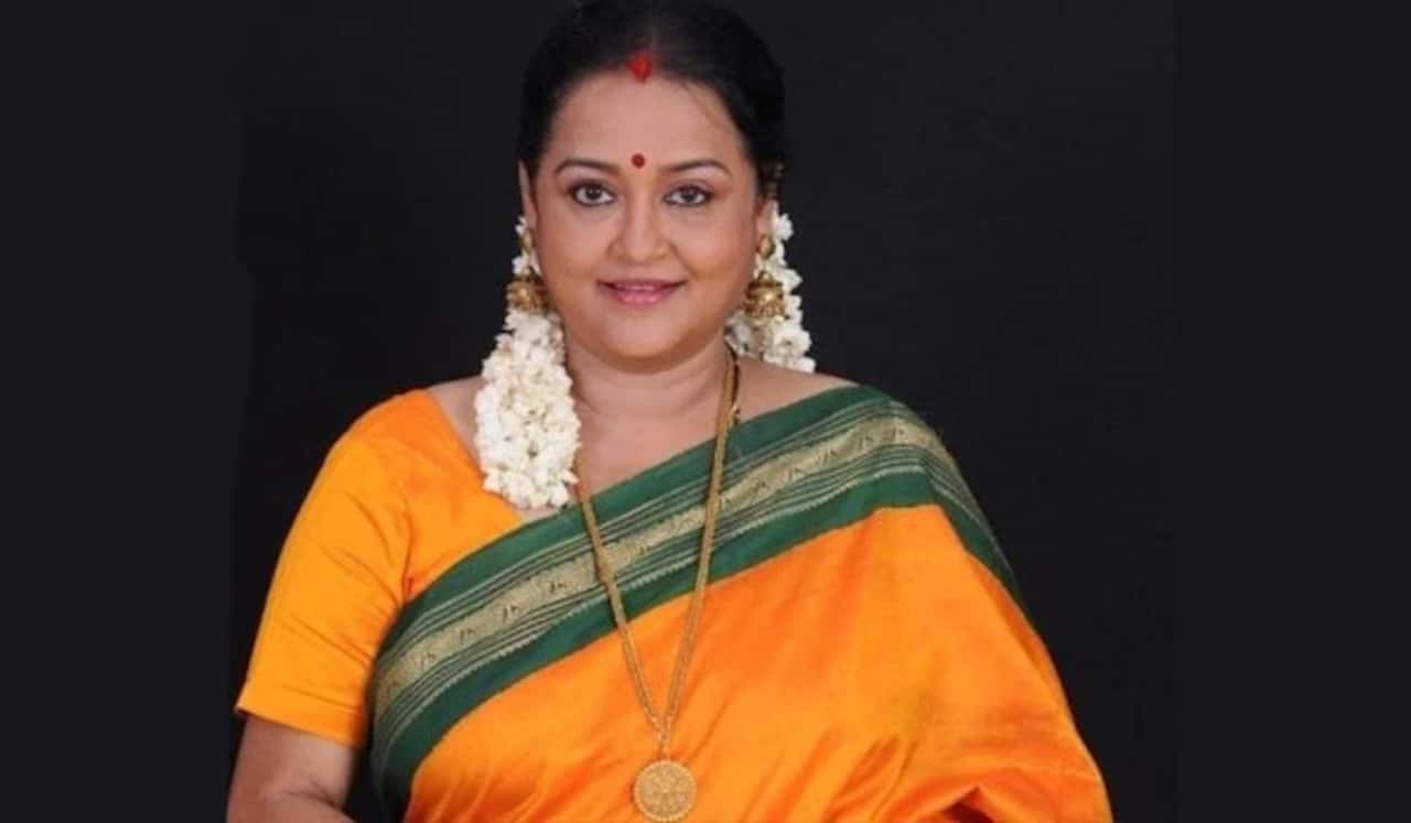 நல்லெண்ணெய் புகழ் நடிகை சித்ரா மாரடைப்பால் திடீர் மரணம் : திரைத்துறையினர், ரசிகர்கள் அதிர்ச்சி