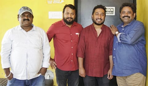 இடி முழக்கம் படத்தில் பாடிய வினீத் சீனிவாசன்