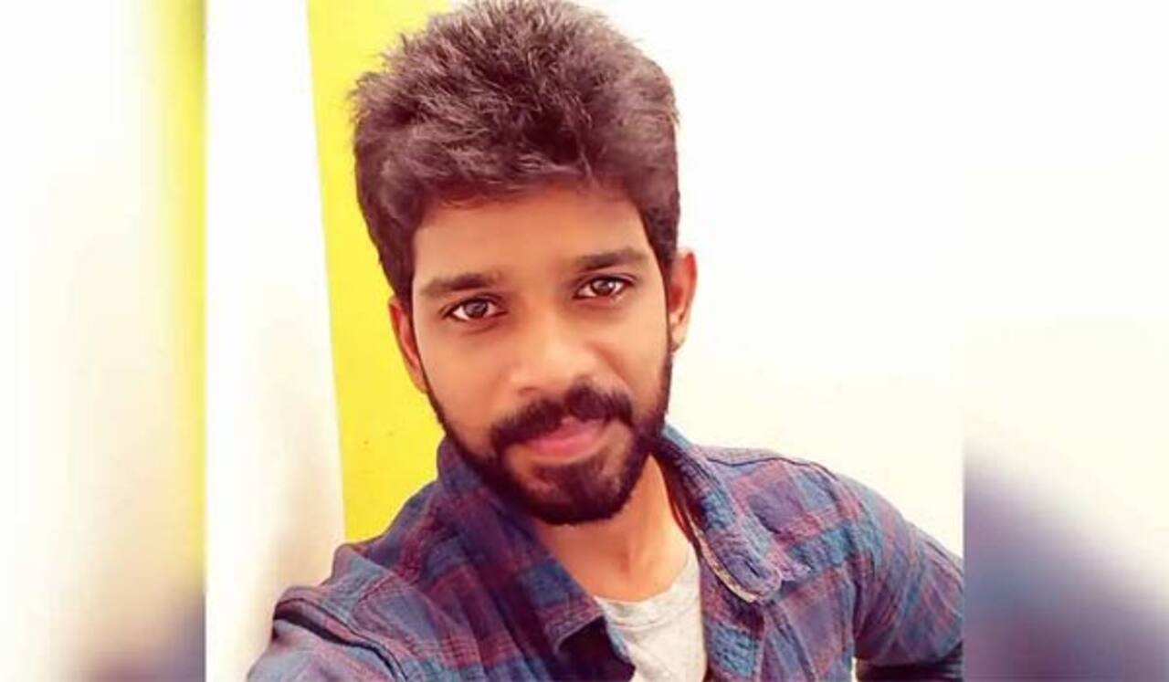 பாட்டு பாடி அத்திய பாண்டியன் ஸ்டோர்ஸ் குமரன்; குவியும் பாராட்டுகள்!