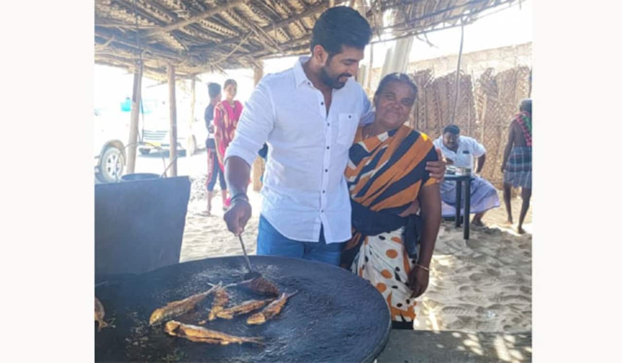 ரோட்டுக்கடையில் மீன் சாப்பிட்ட அருண்விஜய்