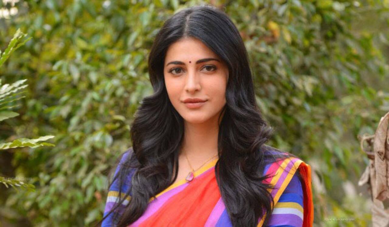 சலார் படத்தில் இதுவரை இல்லாத தோற்றத்தில் ஸ்ருதி ஹாசன்