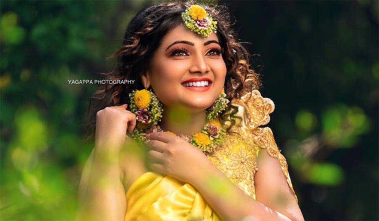 தேவதை போல் ஜொலிக்கும் ரோஜா ப்ரியங்கா