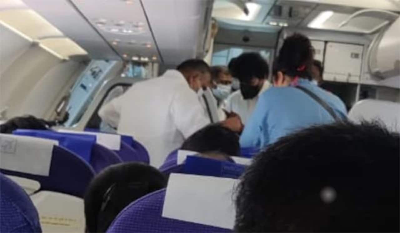 விஜய்யின் பீஸ்ட் படக்குழு டில்லி சென்றது
