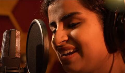 சிலம்பரசன் உடன் இணைந்து பாடிய சிவாங்கி
