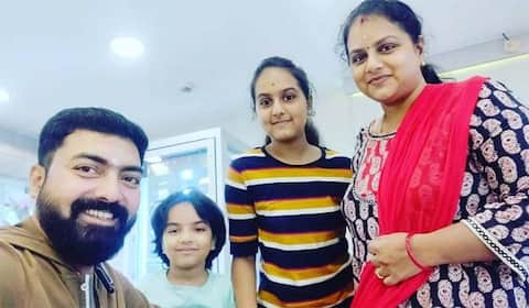 குடும்பமே சீரியல் குடும்பம் போல! பாரதி கண்ணம்மா ரக்சாவின் பேமிலியை கமெண்ட் அடித்த நெட்டிசன்கள்