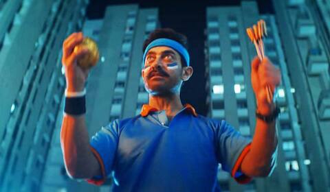 தீபாவளிக்கு எதிரான சர்ச்சை விளம்பரம் : ஆமீர்கானுக்கு குவியும் கண்டனம்