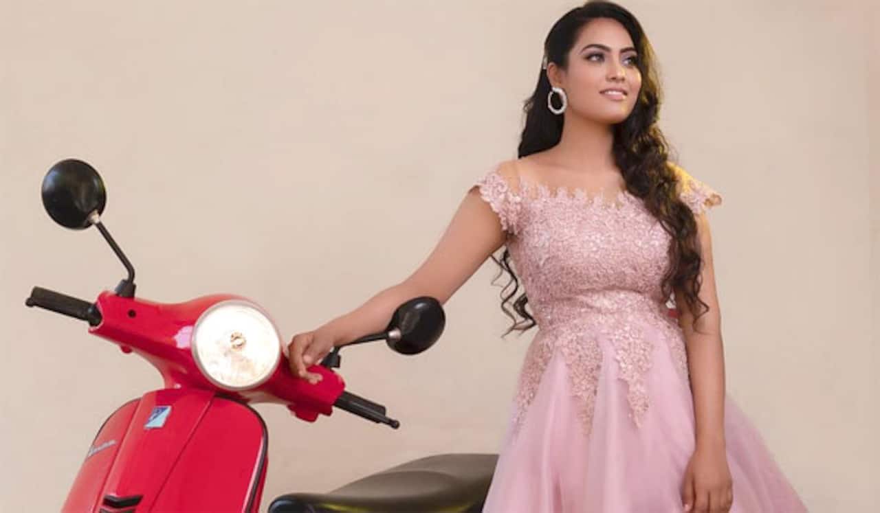 பட வாய்ப்பை தட்டித்தூக்கிய பவித்ரா ஜனனி