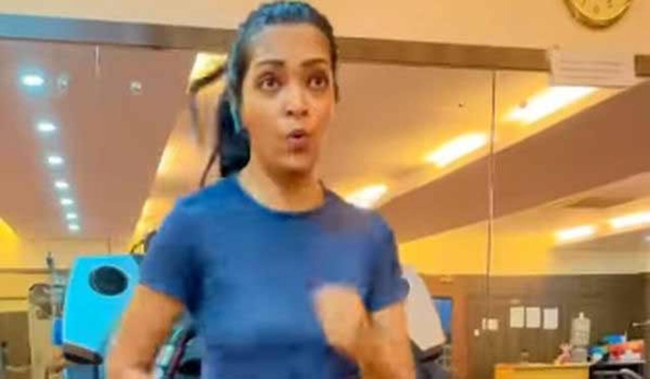 வேலைக்கார மயிலாவா இது? - வைரலாகும் வொர்க் அவுட் வீடியோ