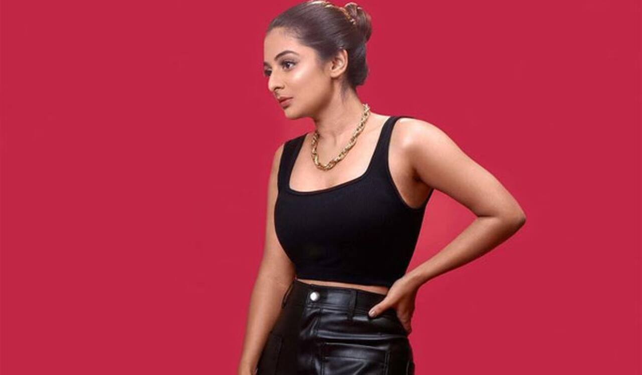 கலக்கலான போட்டோக்களை வெளியிட்ட எஸ்தர் அனில்