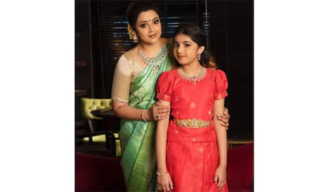 மகள் நைனிகாவுடன் மீனா நடத்திய கியூட் போட்டோ ஷூட்