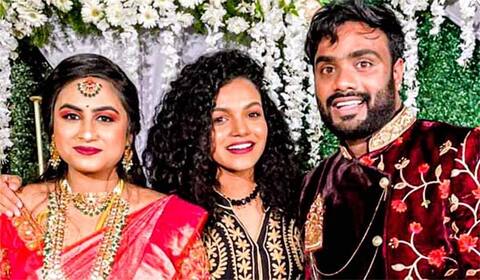 ஒரே டிவி வேற வேற சீரியல்! ரீல் டூ ரியல் ஜோடி தொடர்கிறது!