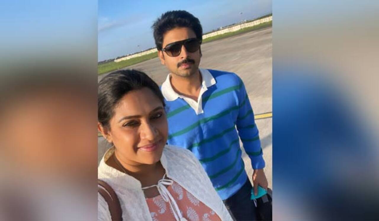 எனக்கு பிடித்த ஹீரோ!! மீரா கிருஷ்ணனின் வைரல் செல்பி!!