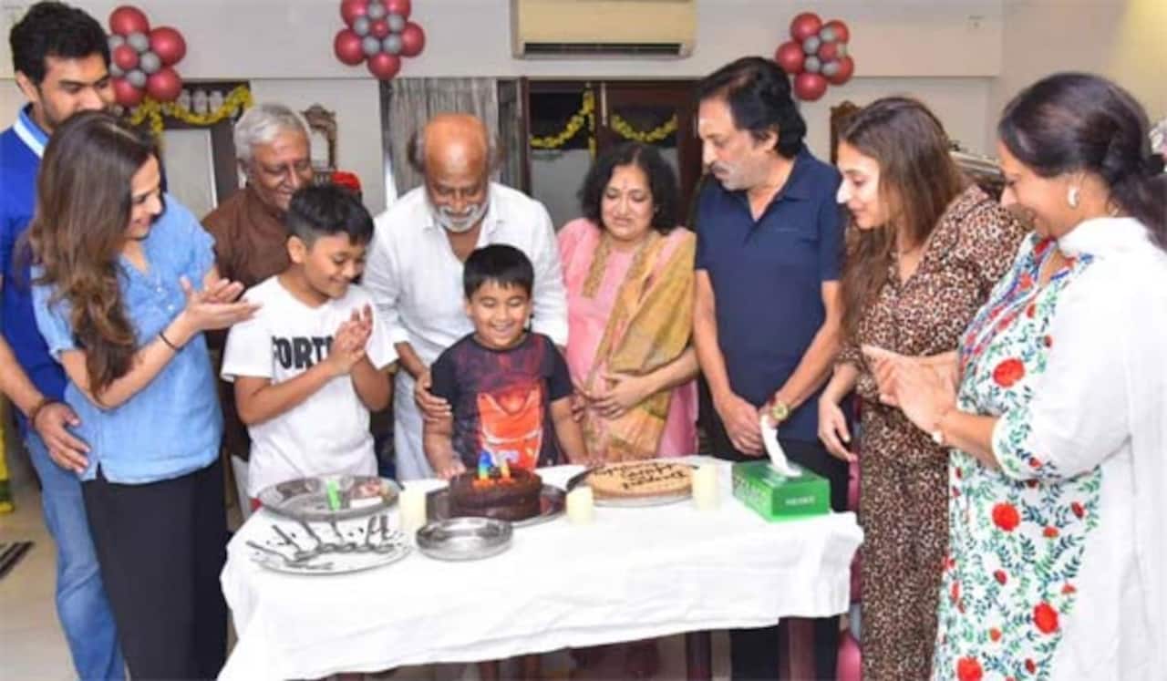 குடும்பத்தினர் உடன் கேக் வெட்டி பிறந்தநாள் கொண்டாடிய ரஜினி