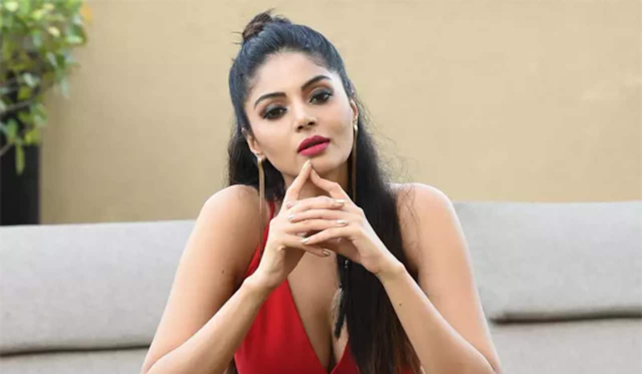பிக்பாஸினால் எந்த பயனும் கிடையாது : சனம் ஷெட்டி ஓப்பன் டாக்!