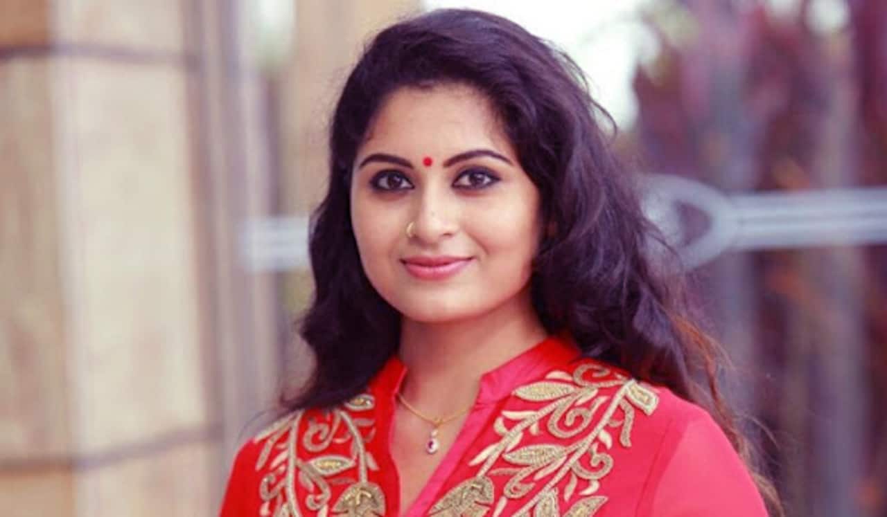 மோசடி மன்னனுடன் தொடர்பு: நடிகை ஸ்ருதி லட்சுமியிடம் அமலாக்கத்துறை விசாரணை