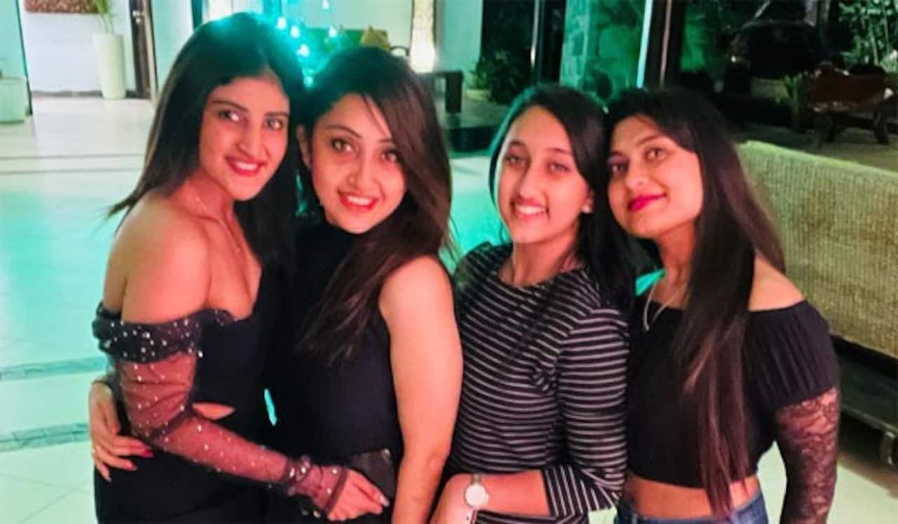 புத்தாண்டு கொண்டாட்டத்தில் ஹாட் போஸ் கொடுத்த சீரியல் நடிகைகள்!