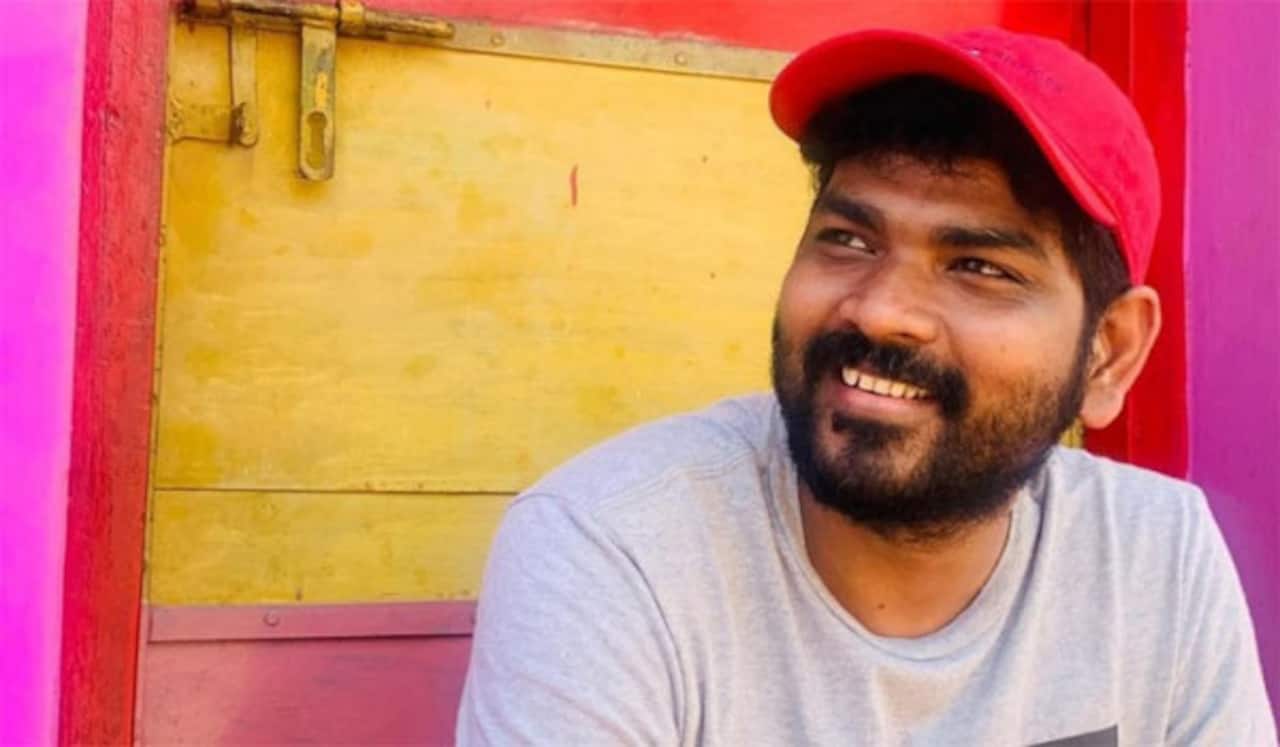 விக்னேஷ் சிவனை புகழ்ந்து தள்ளும் அஜித் ரசிகர்கள்