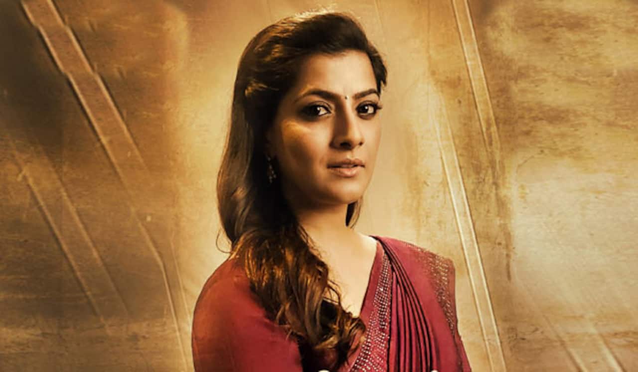 பாலகிருஷ்ணாவுக்கு வில்லியாகும் வரலட்சுமி