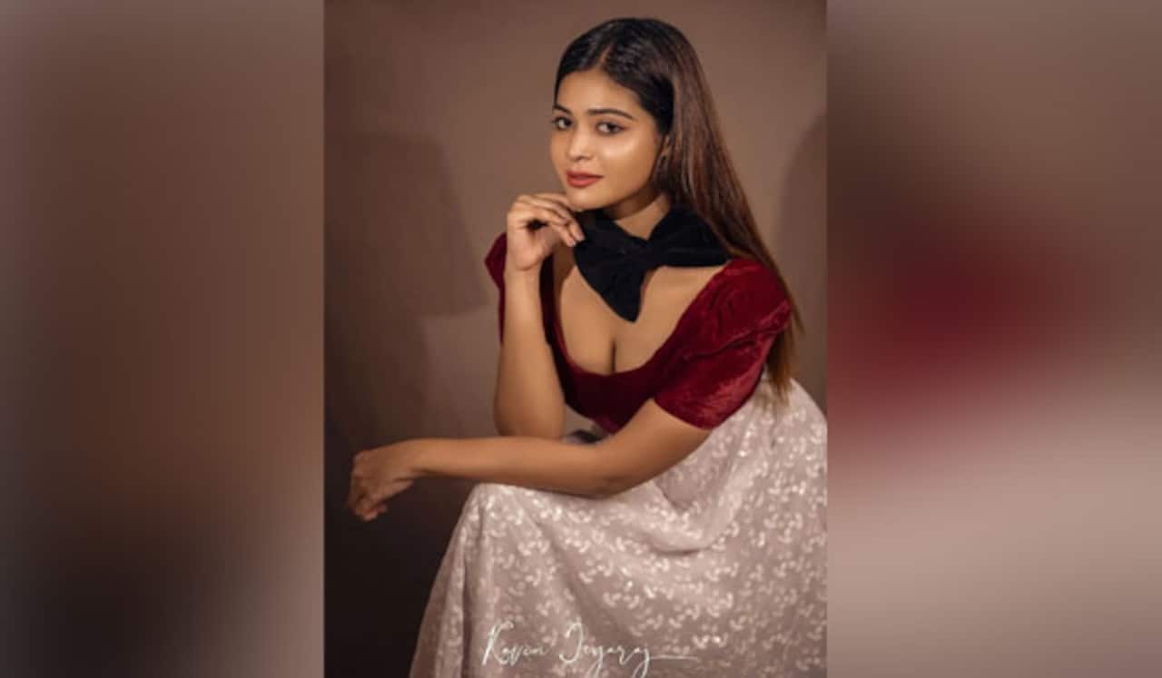 கேப்ஷனில் கெத்து! சொல்லி அடித்த தர்ஷா குப்தா!