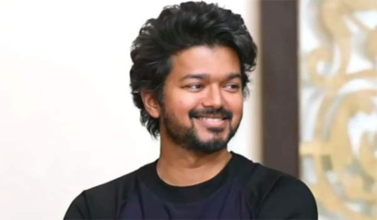 மீண்டும் ரசிகர்களை களத்தில் இறக்கி விடும் விஜய்