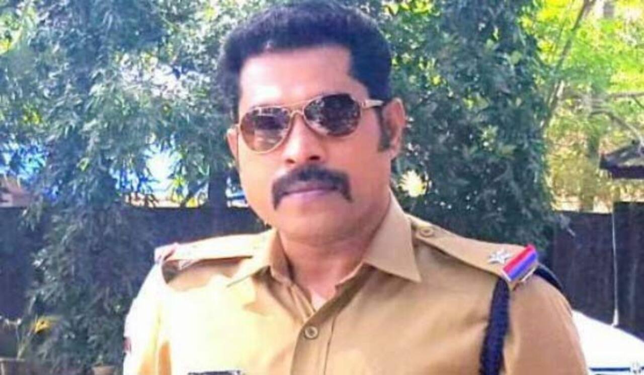 நிஜ போலீஸ்காரர் எழுதும் கதையில் போலீஸாக நடிக்கும் காமெடி நடிகர்