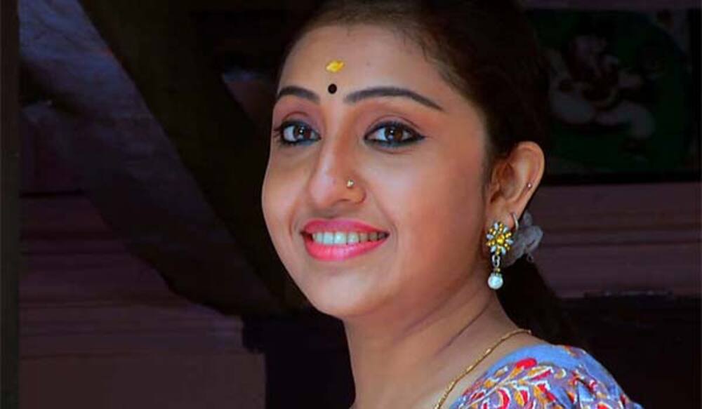 கண்ணான கண்ணே சீரியலில் இருந்து விலகிய நித்தியா தாஸ்