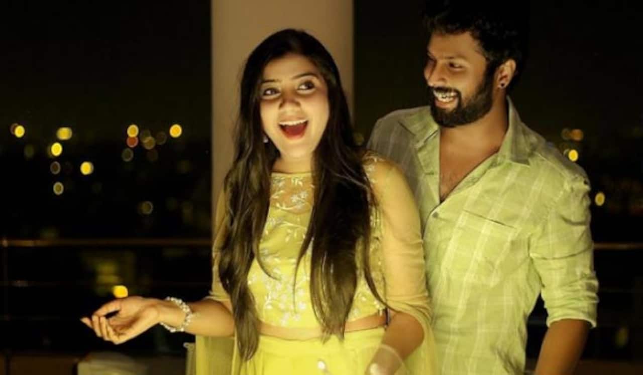 திருமண தேதியை வெளியிட்ட தீபக் - அபிநவ்யா