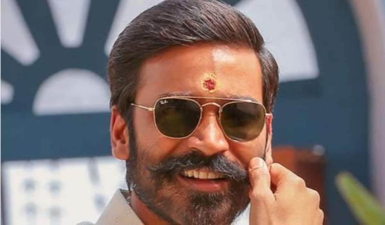 தனுஷை இயக்கும் புஷ்பா பட இயக்குனர்