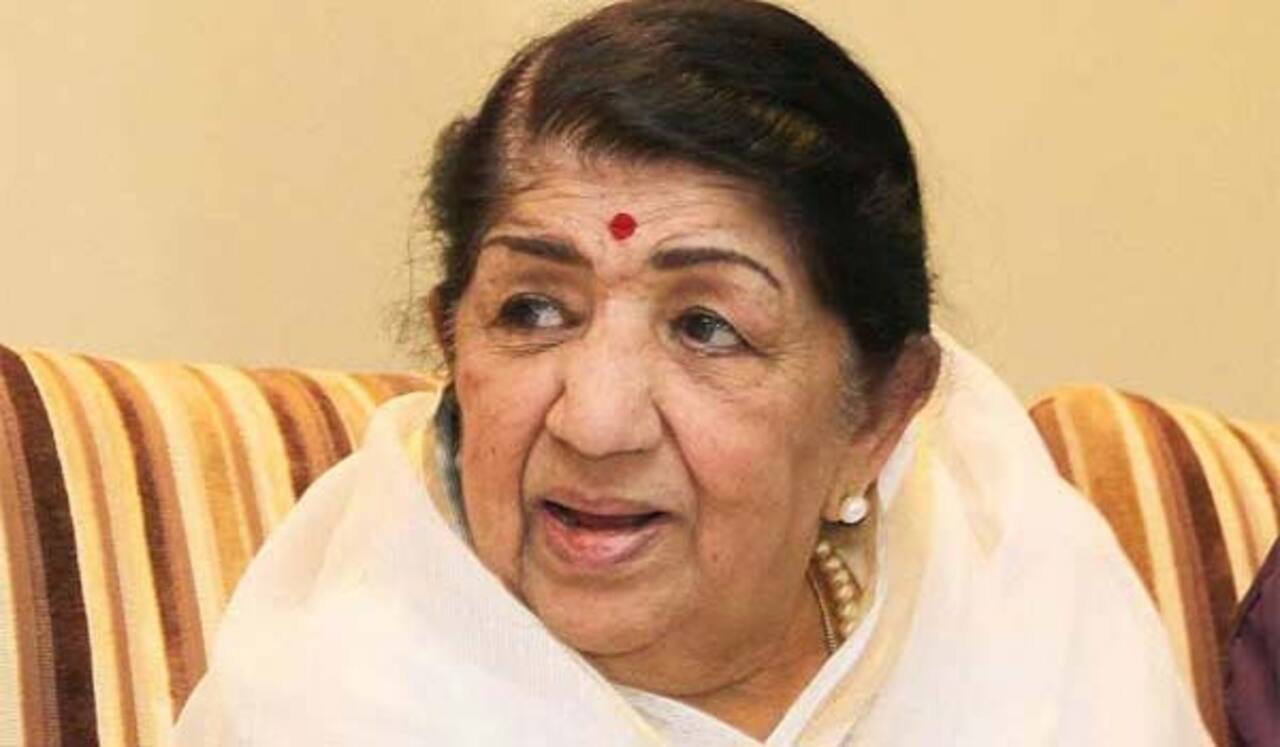 இந்திய இசைக்குயில் மவுனம் ஆனது: லதா மங்கேஷ்கர் காலமானார்