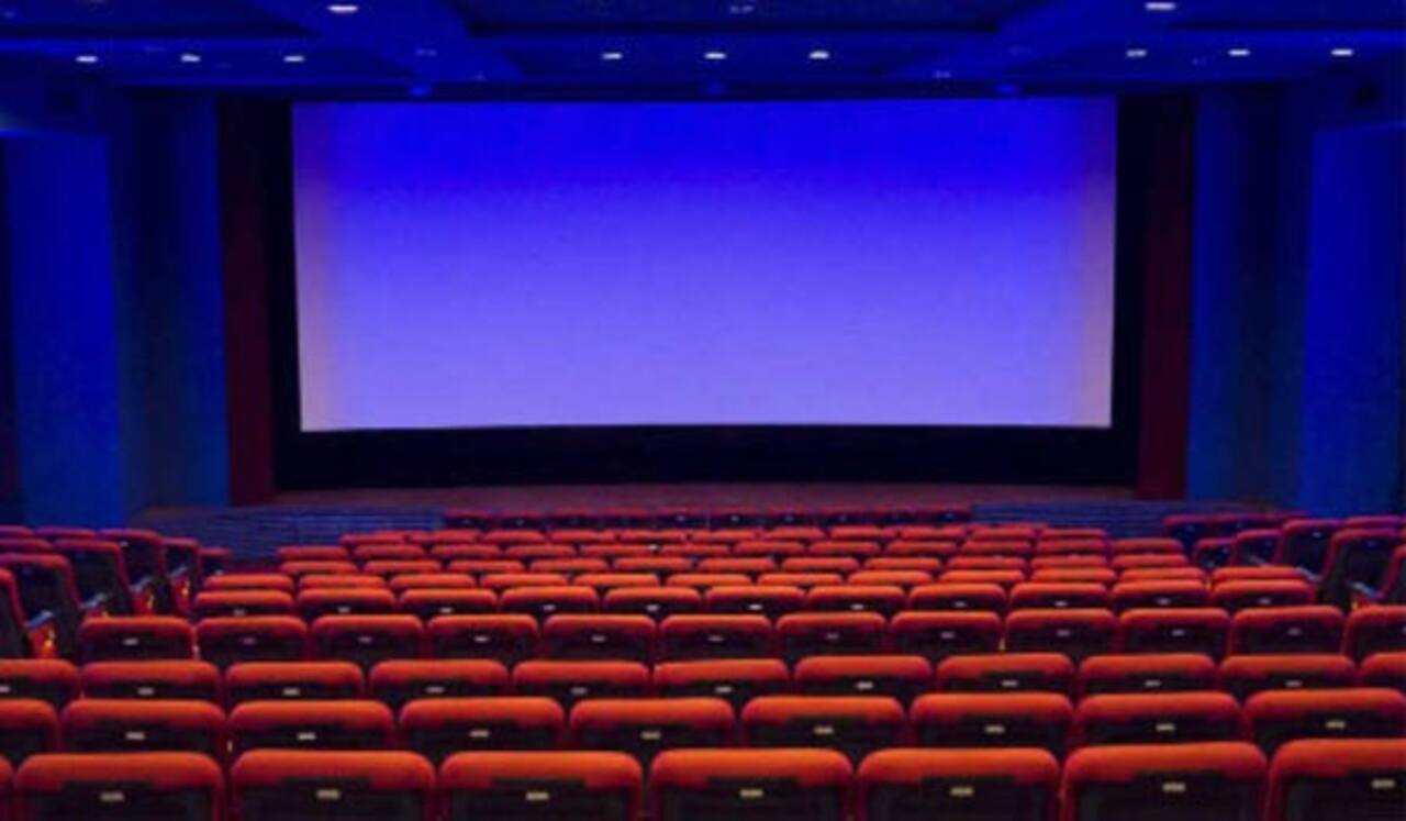 பிப்., 16 முதல் தியேட்டர்கள் 100 சதவீதம் இயங்க அனுமதி