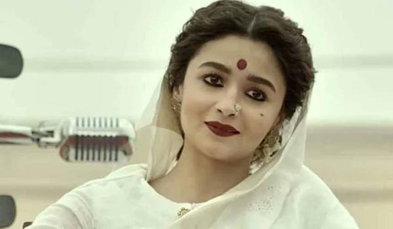 ஆலியாபட்டின் மாஸ்டர் பீஸ் திரைப்படம் : புகழ்ந்த சமந்தா